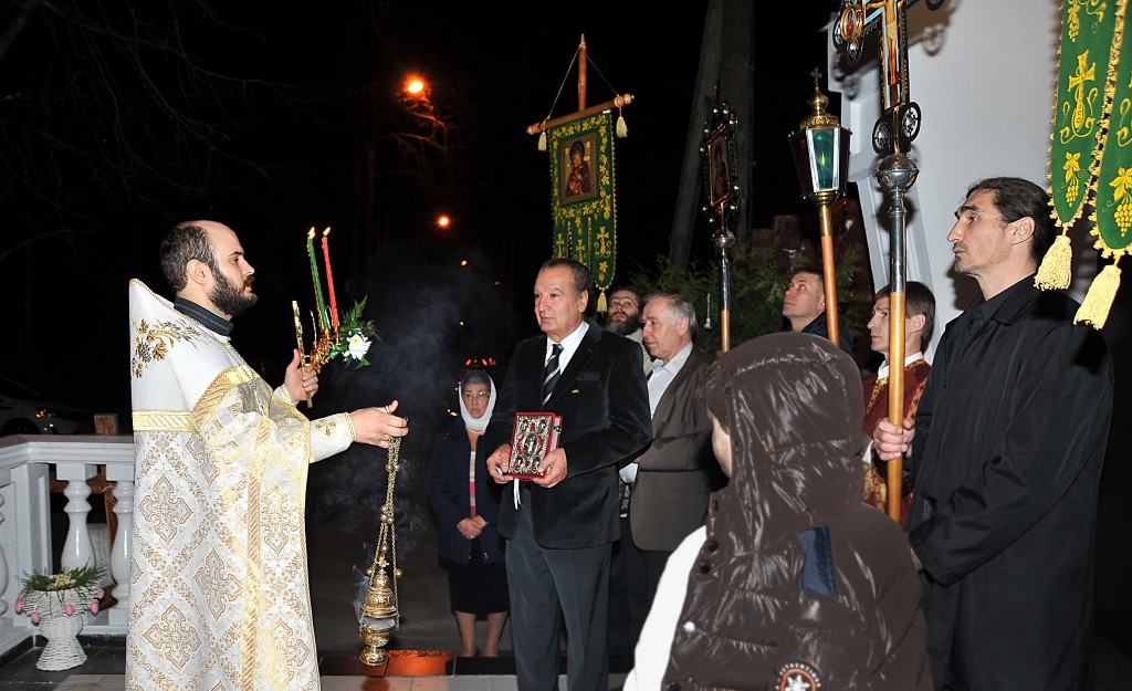 Храм в барвихе. Храм Вячеслава чешского в Барвихе. Храм Вячеслава чешского новь.